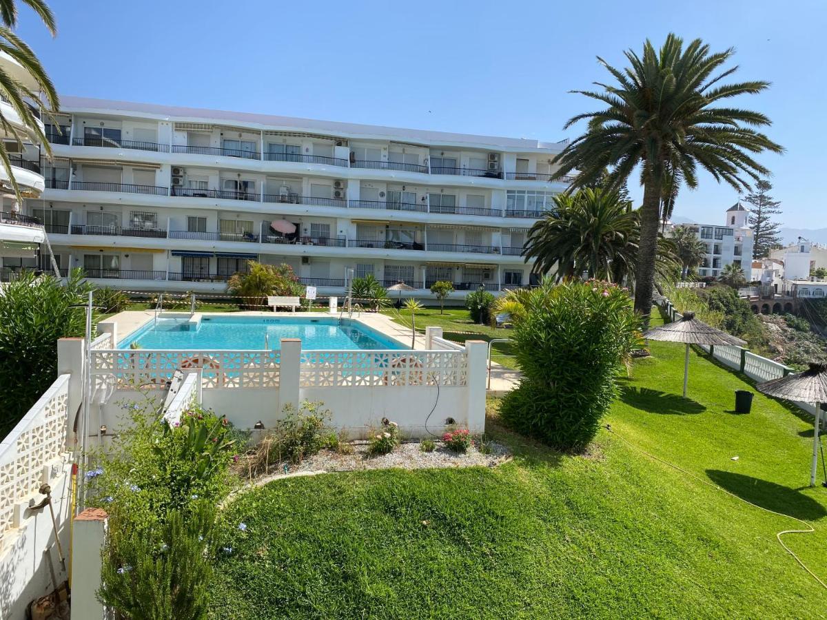 Apartamentos Acapulco At Home Nerja Zewnętrze zdjęcie
