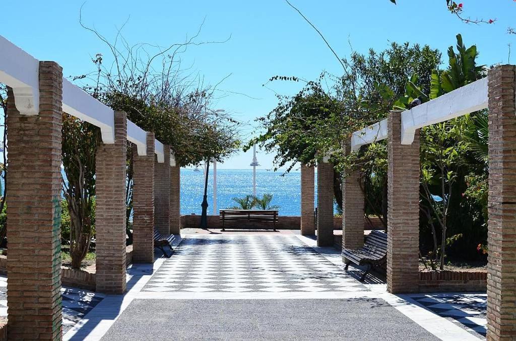 Apartamentos Acapulco At Home Nerja Zewnętrze zdjęcie