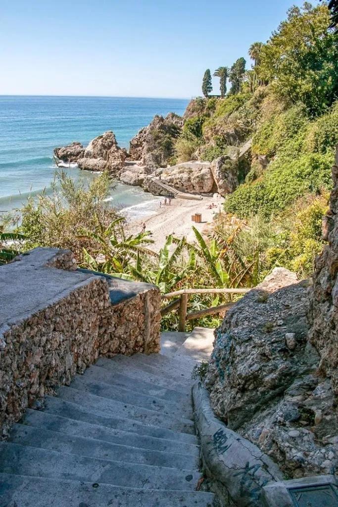 Apartamentos Acapulco At Home Nerja Zewnętrze zdjęcie