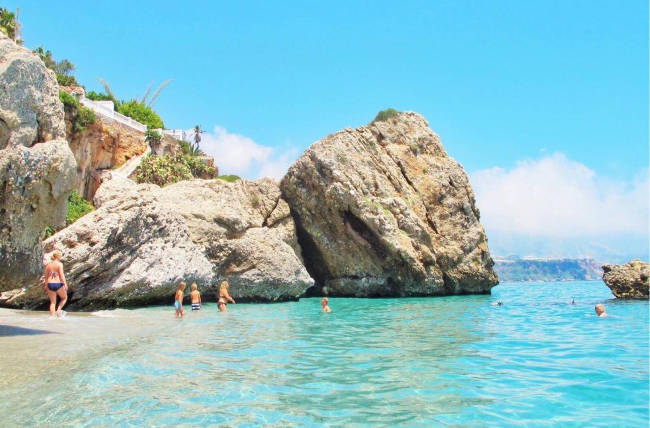 Apartamentos Acapulco At Home Nerja Zewnętrze zdjęcie